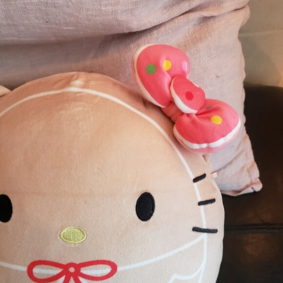 Hello Kitty  at Plush Pillow with Bow - Picture 2 of 5